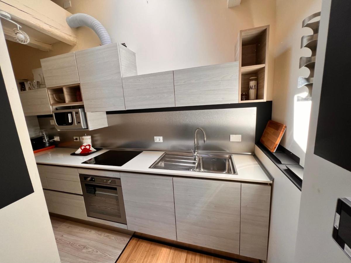 Mansarda Mazzini Apartment ตรีเอสเต ภายนอก รูปภาพ