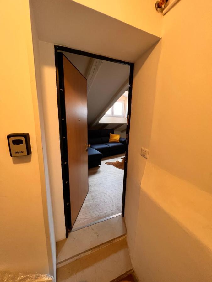 Mansarda Mazzini Apartment ตรีเอสเต ภายนอก รูปภาพ